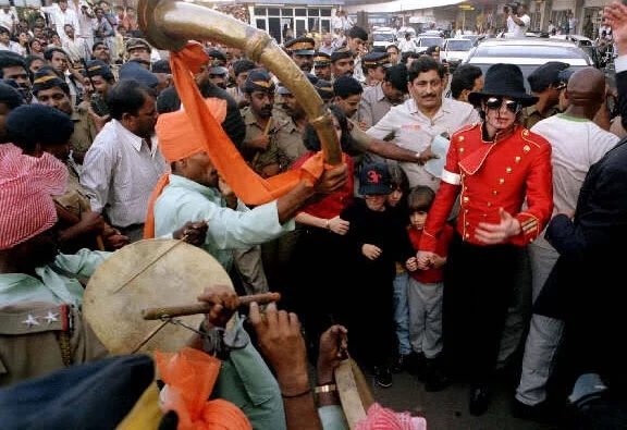 Michael besucht Mumbai, Indien – HIStory-Tour 1996